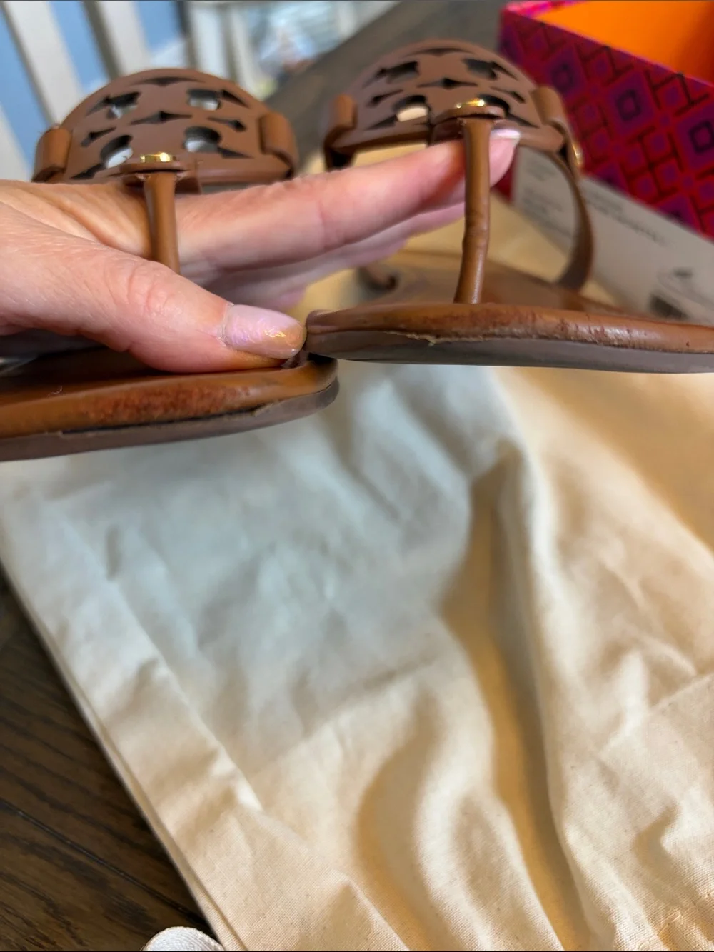 Tory Burch box label